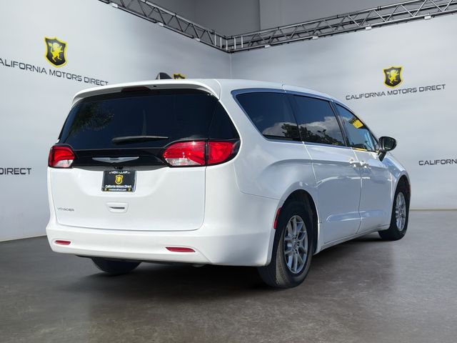 2022 Chrysler Voyager LX