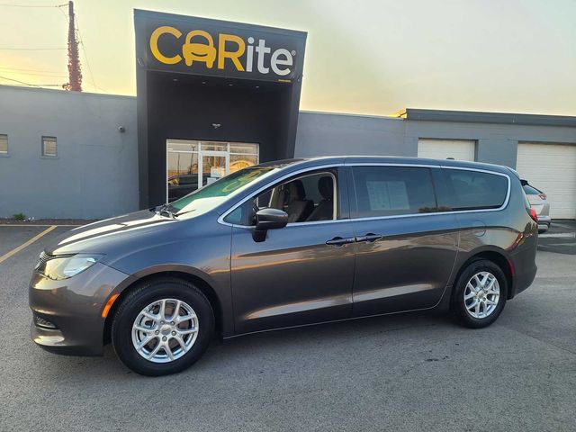 2022 Chrysler Voyager LX