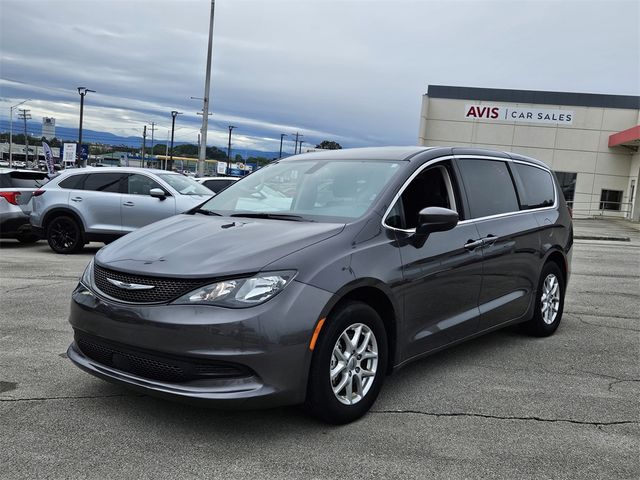 2022 Chrysler Voyager LX