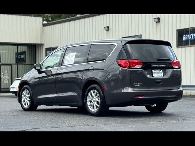 2022 Chrysler Voyager LX