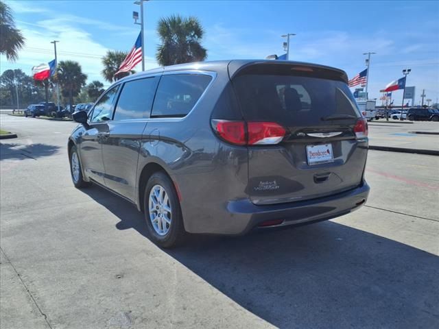 2022 Chrysler Voyager LX