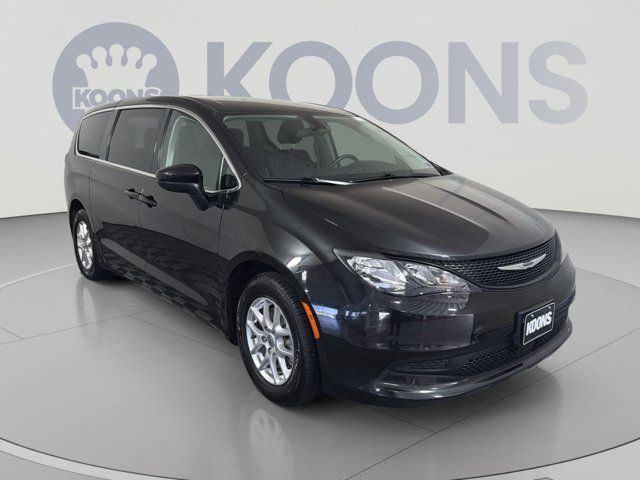 2022 Chrysler Voyager LX