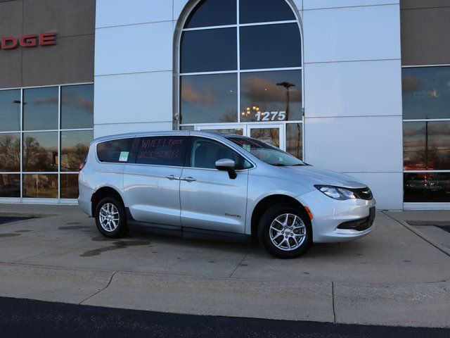 2022 Chrysler Voyager LX