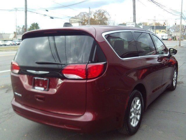 2022 Chrysler Voyager LX