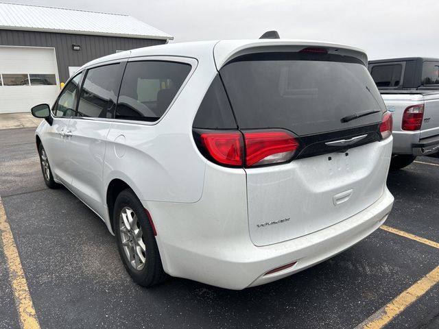 2022 Chrysler Voyager LX