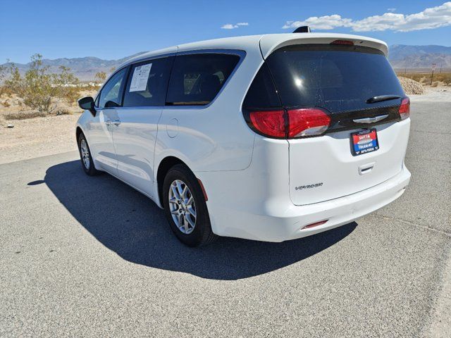 2022 Chrysler Voyager LX