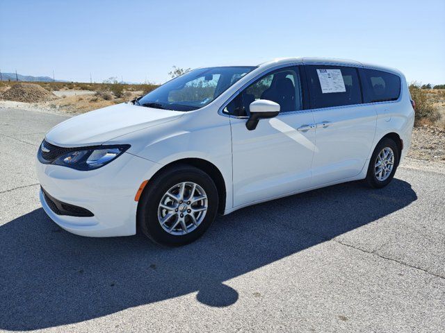 2022 Chrysler Voyager LX