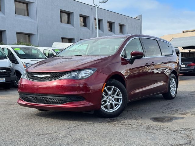 2022 Chrysler Voyager LX