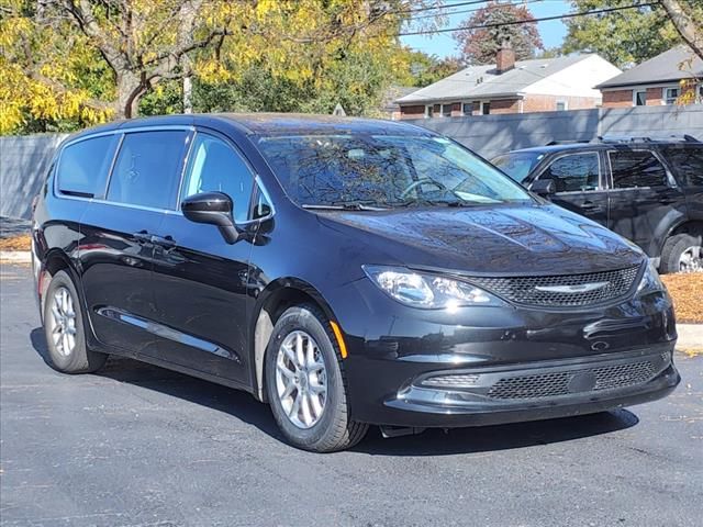 2022 Chrysler Voyager LX