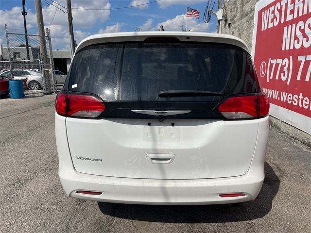 2022 Chrysler Voyager LX