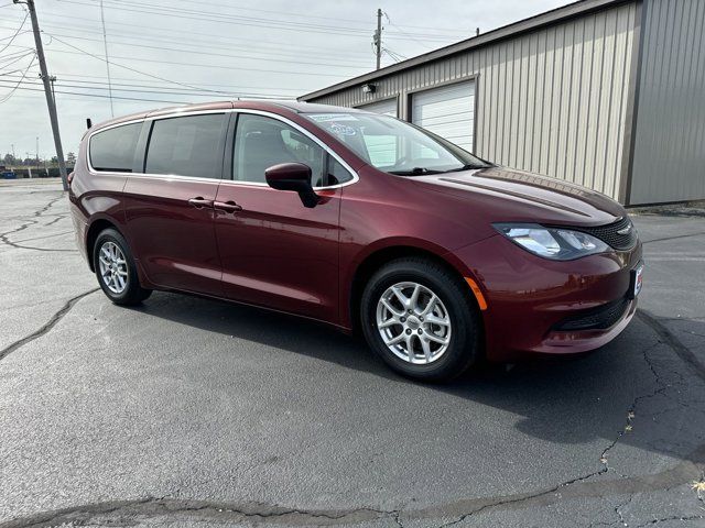 2022 Chrysler Voyager LX