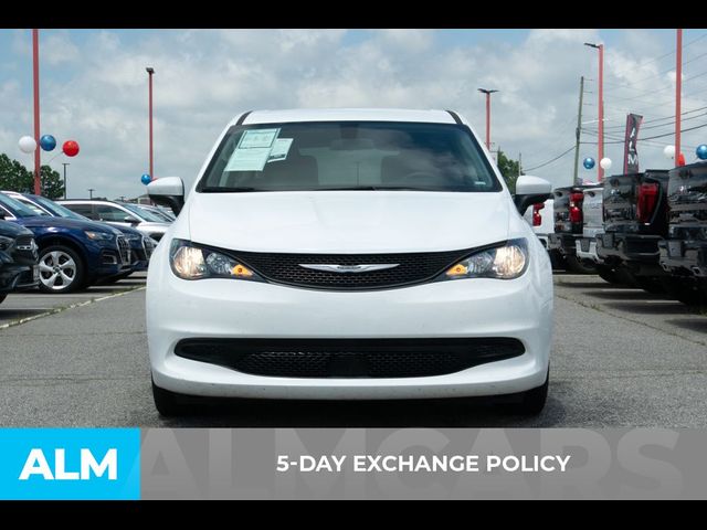 2022 Chrysler Voyager LX