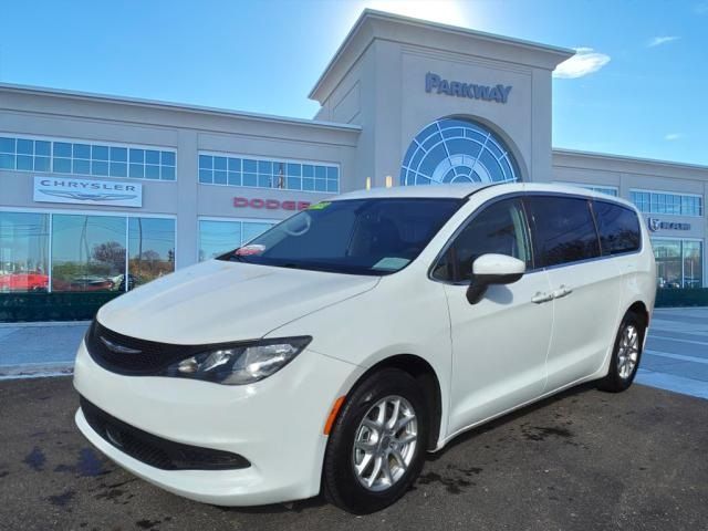 2022 Chrysler Voyager LX