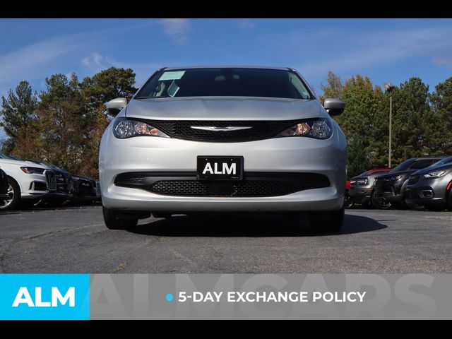 2022 Chrysler Voyager LX