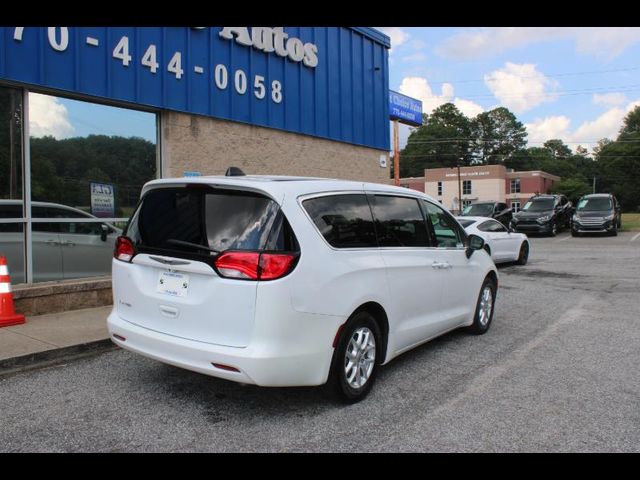 2022 Chrysler Voyager LX