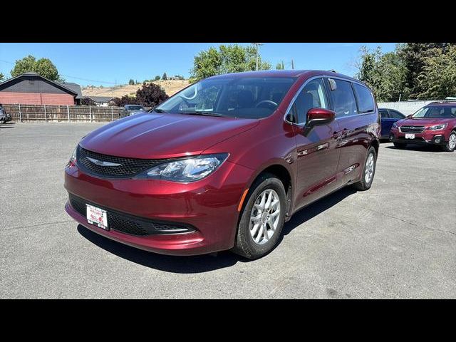 2022 Chrysler Voyager LX