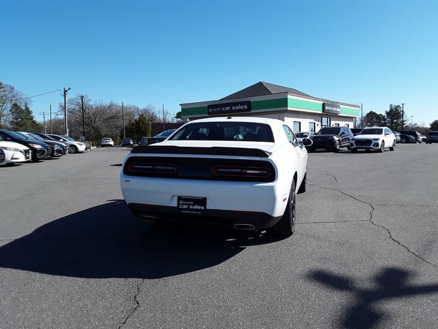 2022 Dodge Challenger SXT