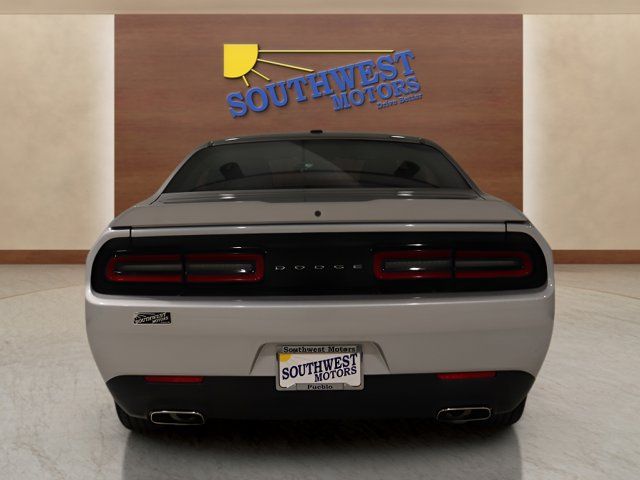 2022 Dodge Challenger SXT