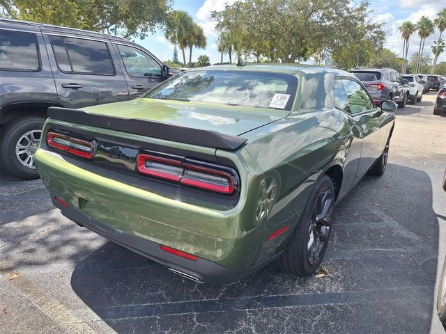 2022 Dodge Challenger SXT