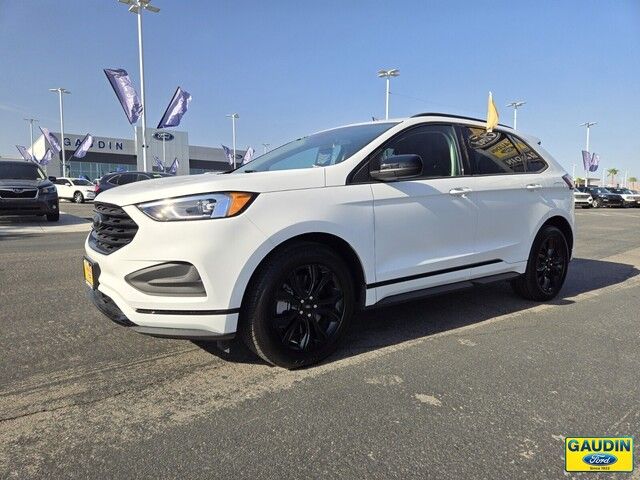 2022 Ford Edge SE