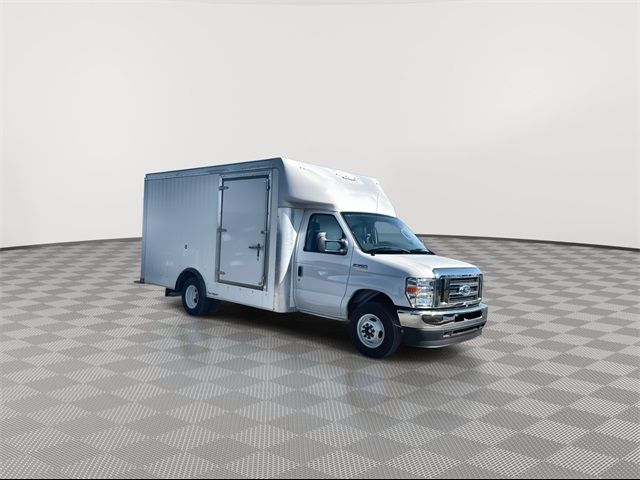 2022 Ford E-Series Base