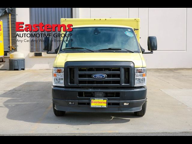 2022 Ford E-Series Base