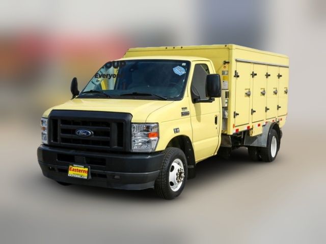 2022 Ford E-Series Base