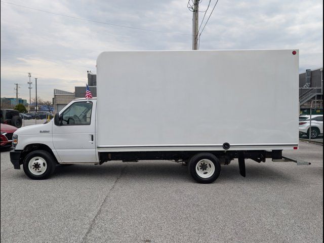 2022 Ford E-Series Base