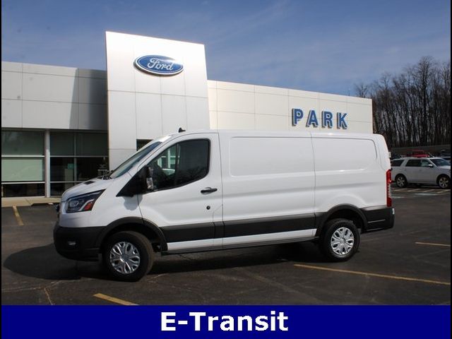 2022 Ford E-Transit Base