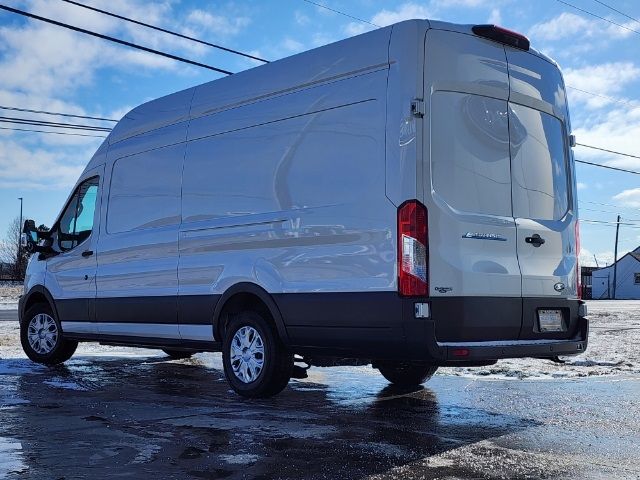 2022 Ford E-Transit Base