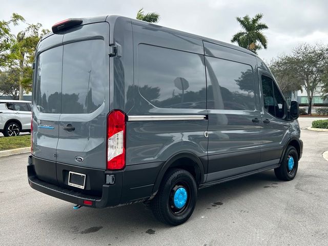 2022 Ford E-Transit Base