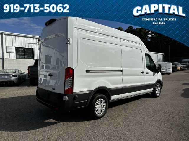 2022 Ford E-Transit Base