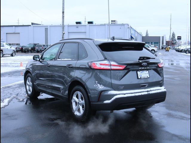 2022 Ford Edge SE