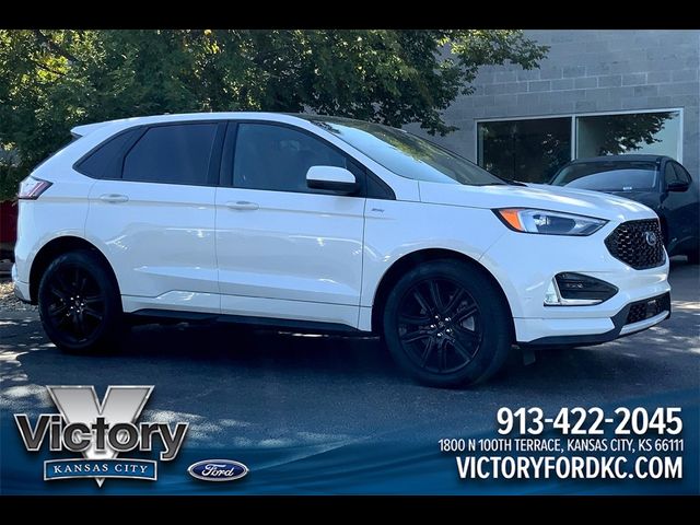 2022 Ford Edge 