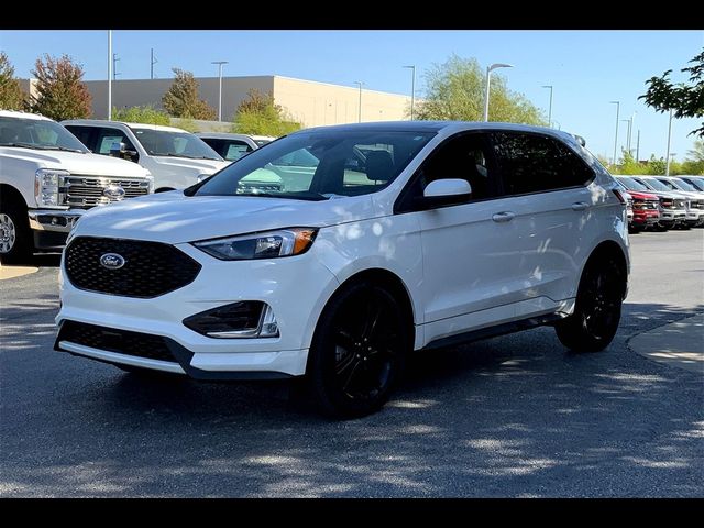 2022 Ford Edge 