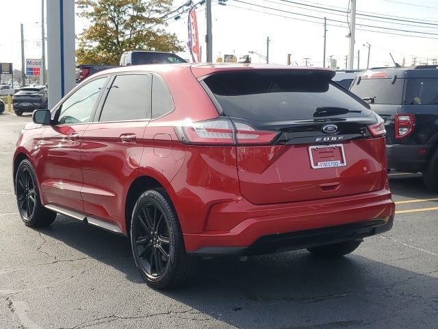 2022 Ford Edge 