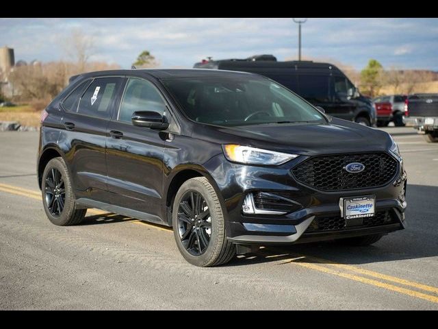 2022 Ford Edge 