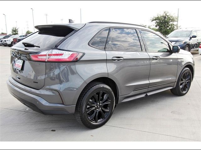 2022 Ford Edge SE