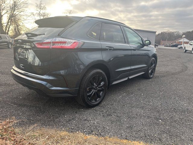 2022 Ford Edge SE