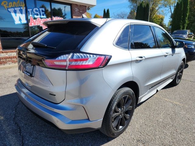 2022 Ford Edge SE