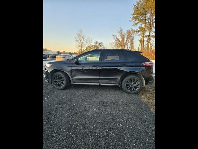 2022 Ford Edge SE