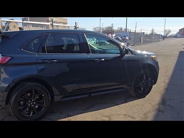 2022 Ford Edge SE