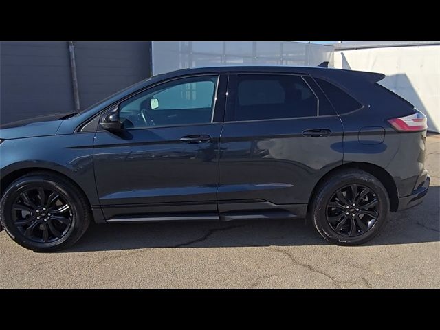 2022 Ford Edge SE