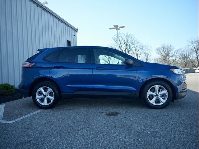 2022 Ford Edge SE