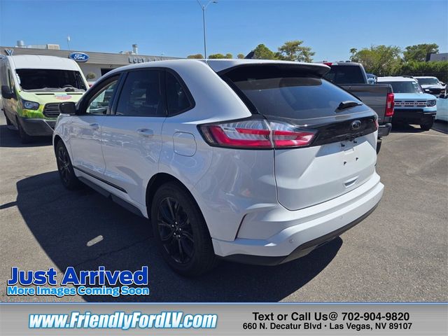 2022 Ford Edge SE