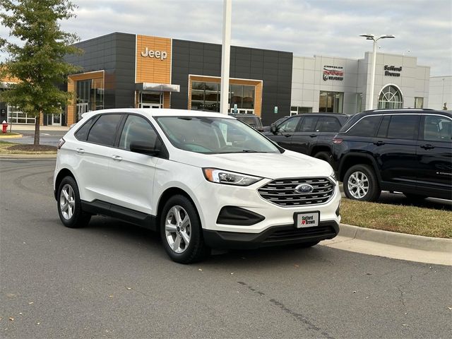 2022 Ford Edge SE