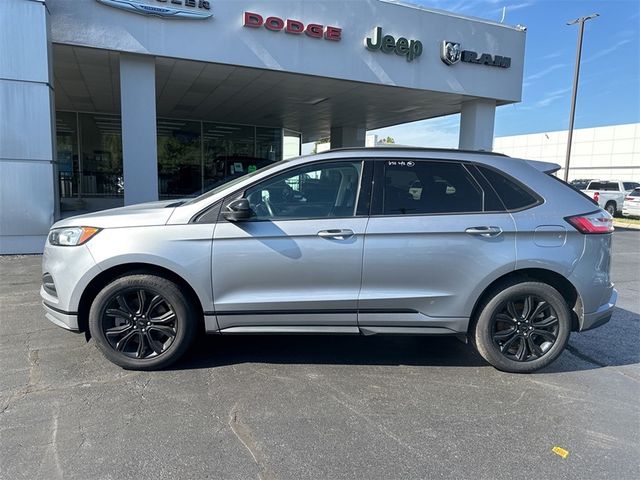 2022 Ford Edge SE