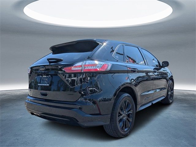 2022 Ford Edge SE