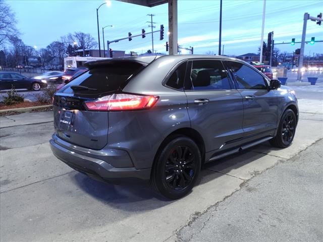 2022 Ford Edge SE