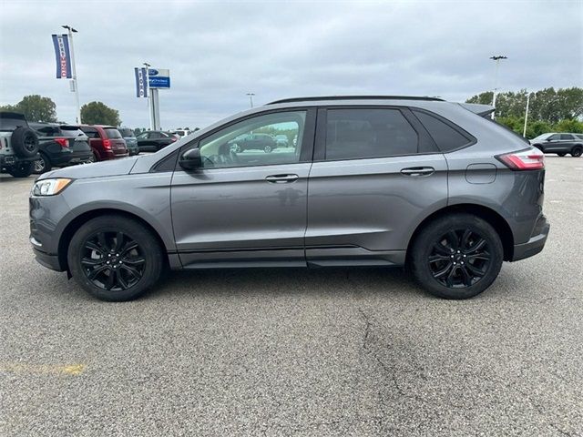 2022 Ford Edge SE